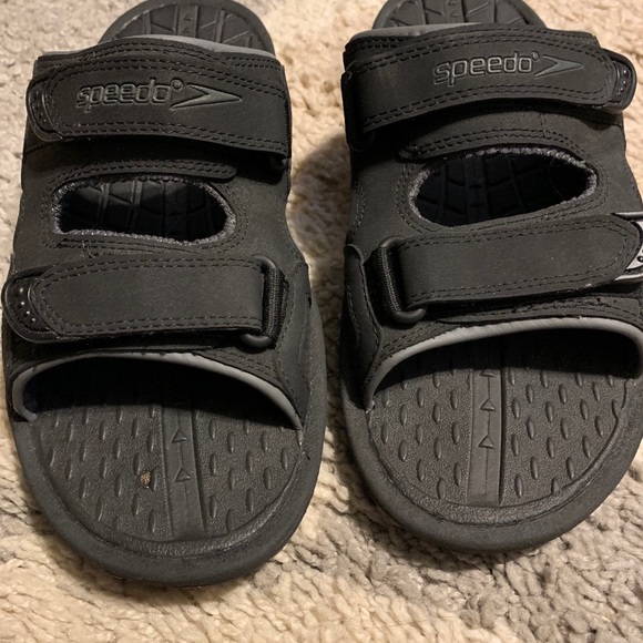 Speedo Other - ❤️Like new SPEEDO sandals Sz 9, black, Velcro